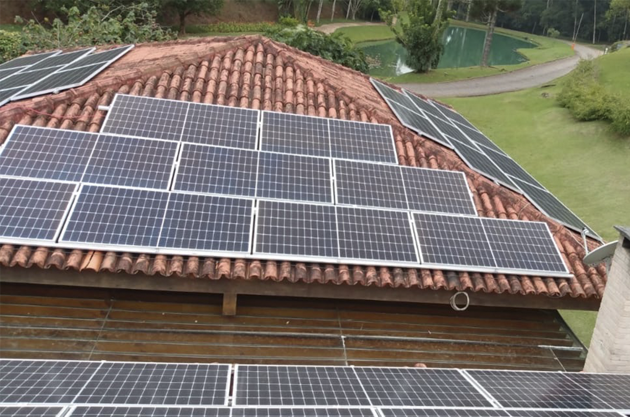 CONDOMÍNIO ESPELHO DÁGUA